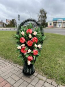 Ритуальная корзина «ФК1090» «Поляна на ножке»